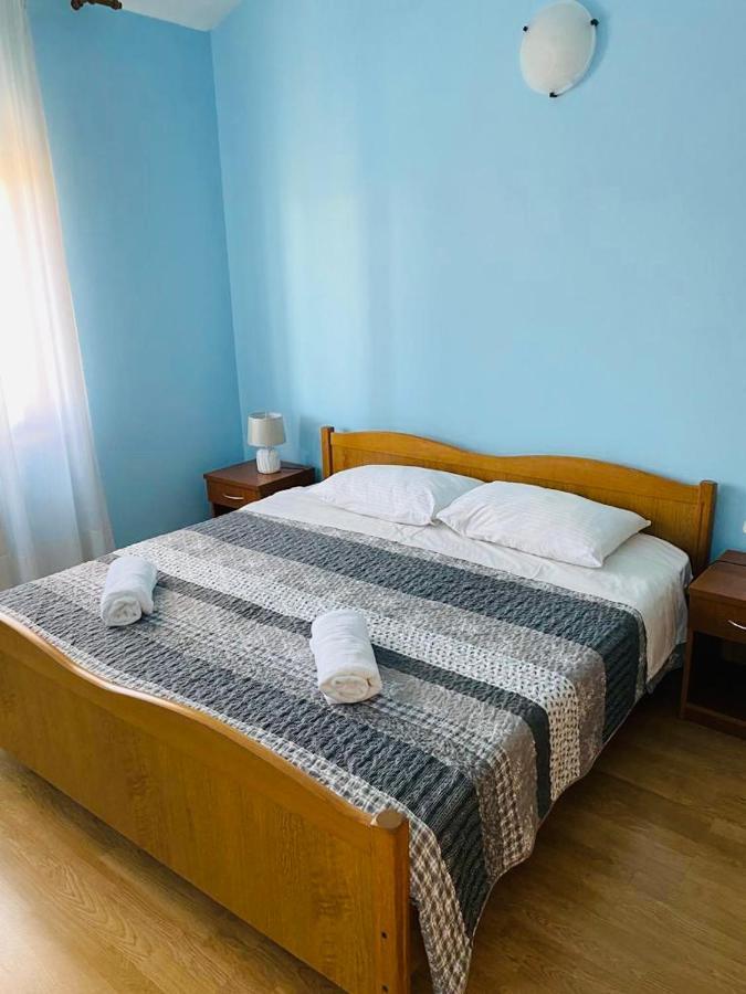 Apartmani Ana Borovac Funtana Exterior foto
