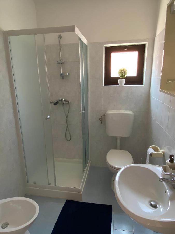 Apartmani Ana Borovac Funtana Exterior foto